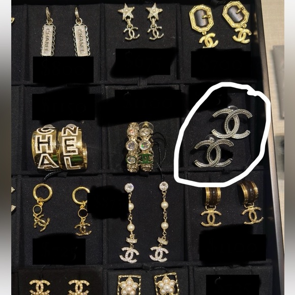 ❌SOLD❌CHANEL 24B XXL Silver CC Logo Stud Earrings - Brand NEW with TAG & RECEIPT - Picture 9 of 9